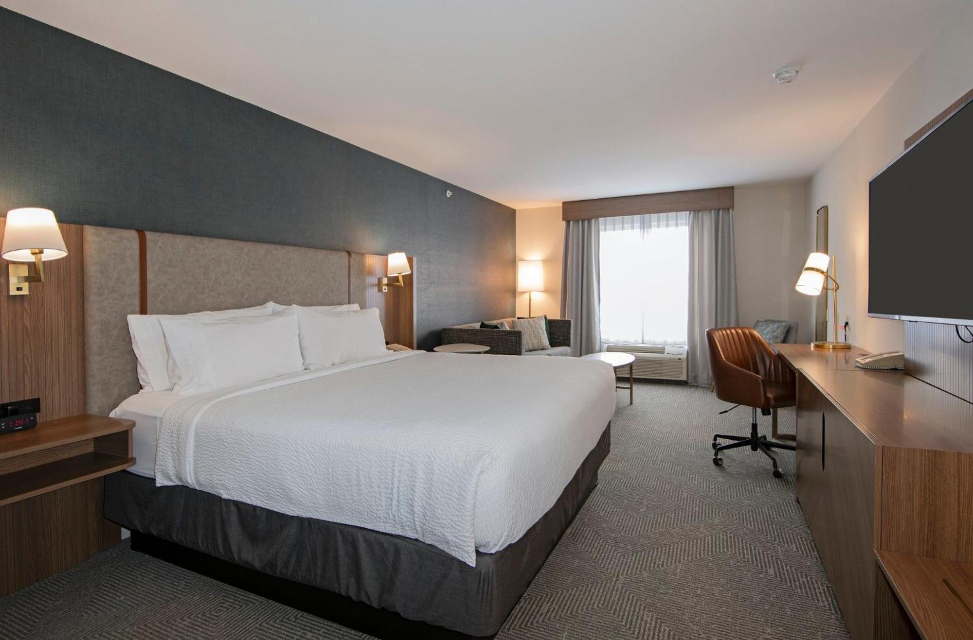 Holiday Inn Hotel And Suites-Kamloops By Ihg Exteriör bild