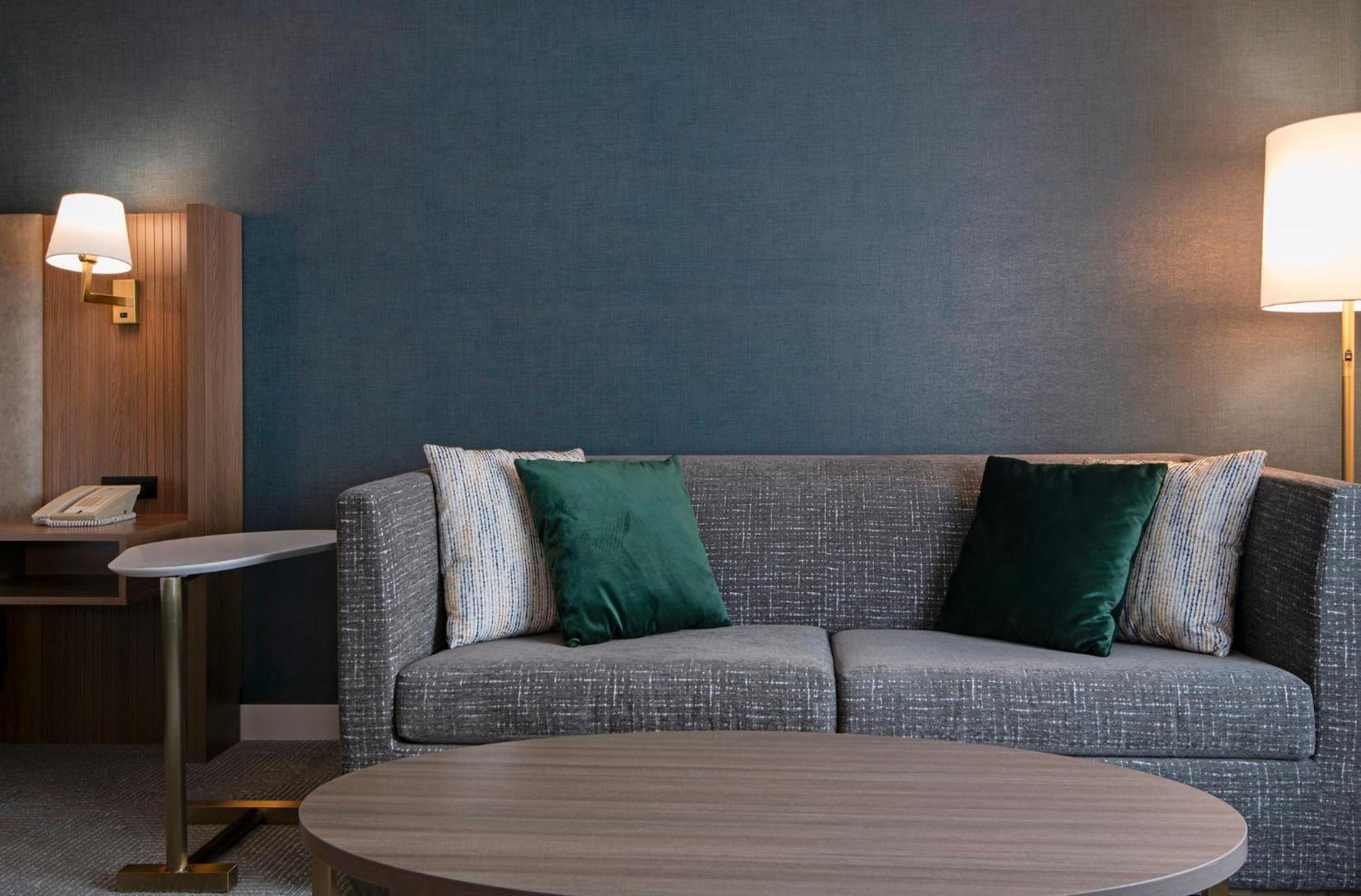 Holiday Inn Hotel And Suites-Kamloops By Ihg Exteriör bild