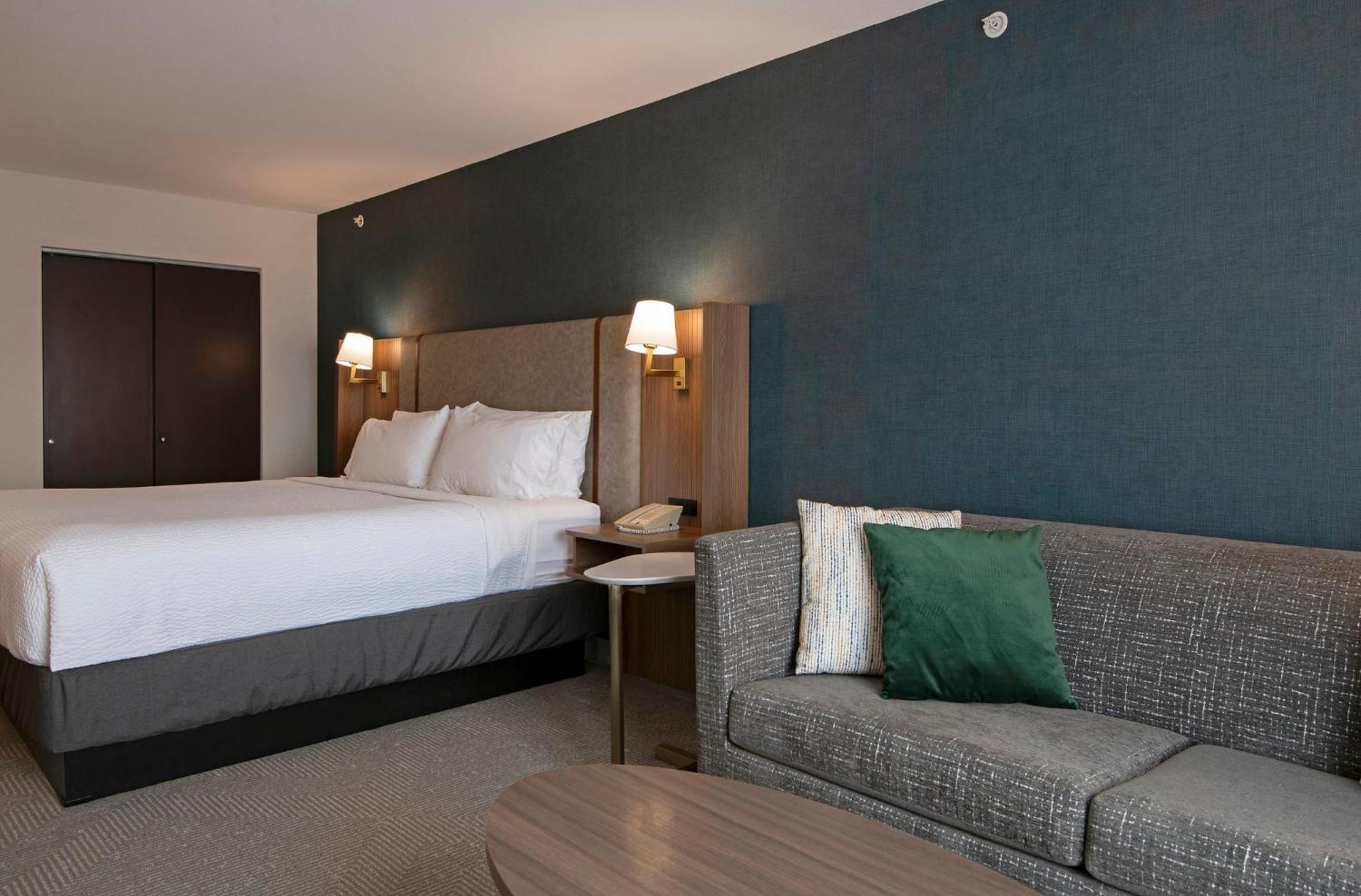 Holiday Inn Hotel And Suites-Kamloops By Ihg Exteriör bild