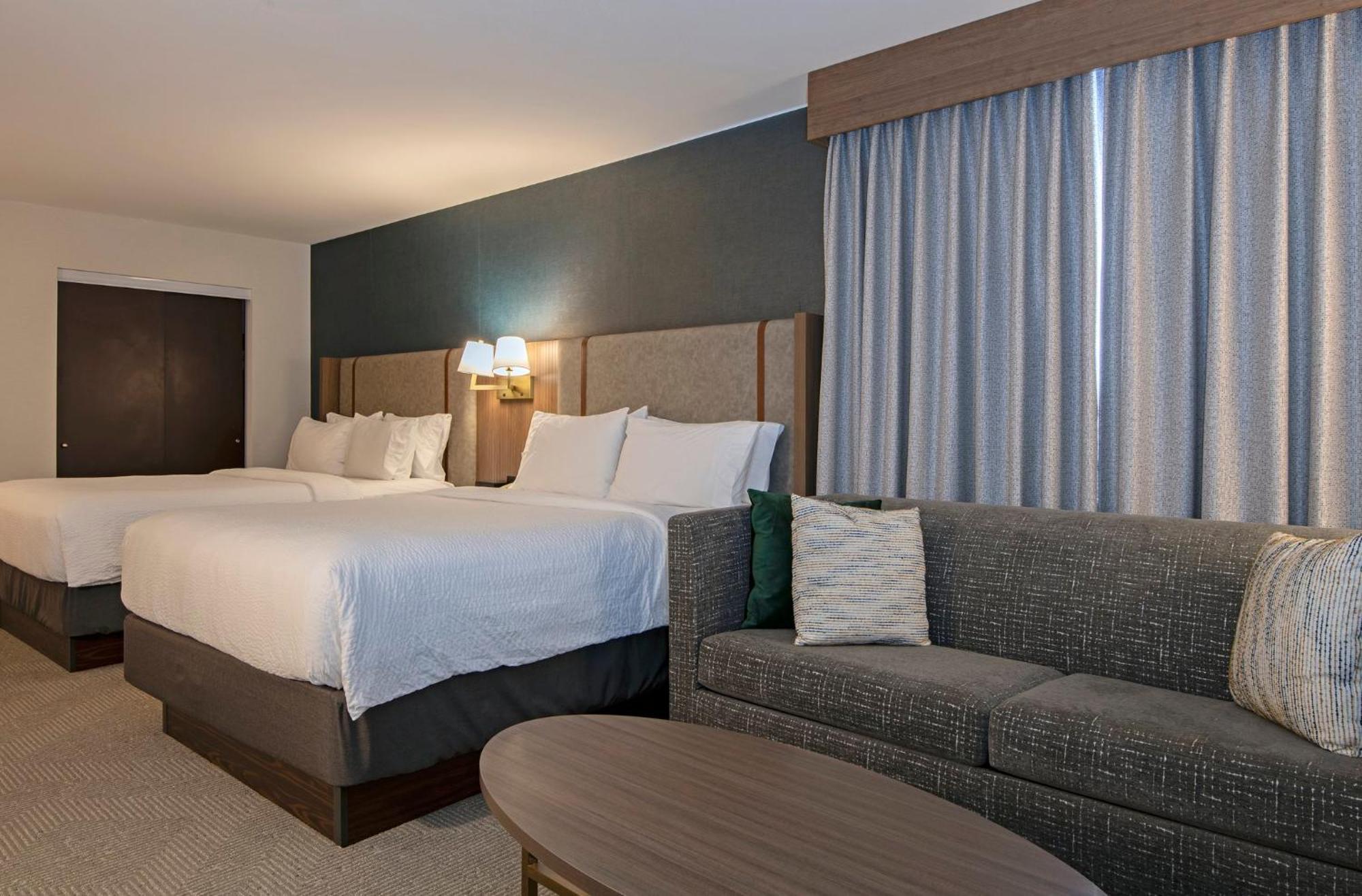 Holiday Inn Hotel And Suites-Kamloops By Ihg Exteriör bild