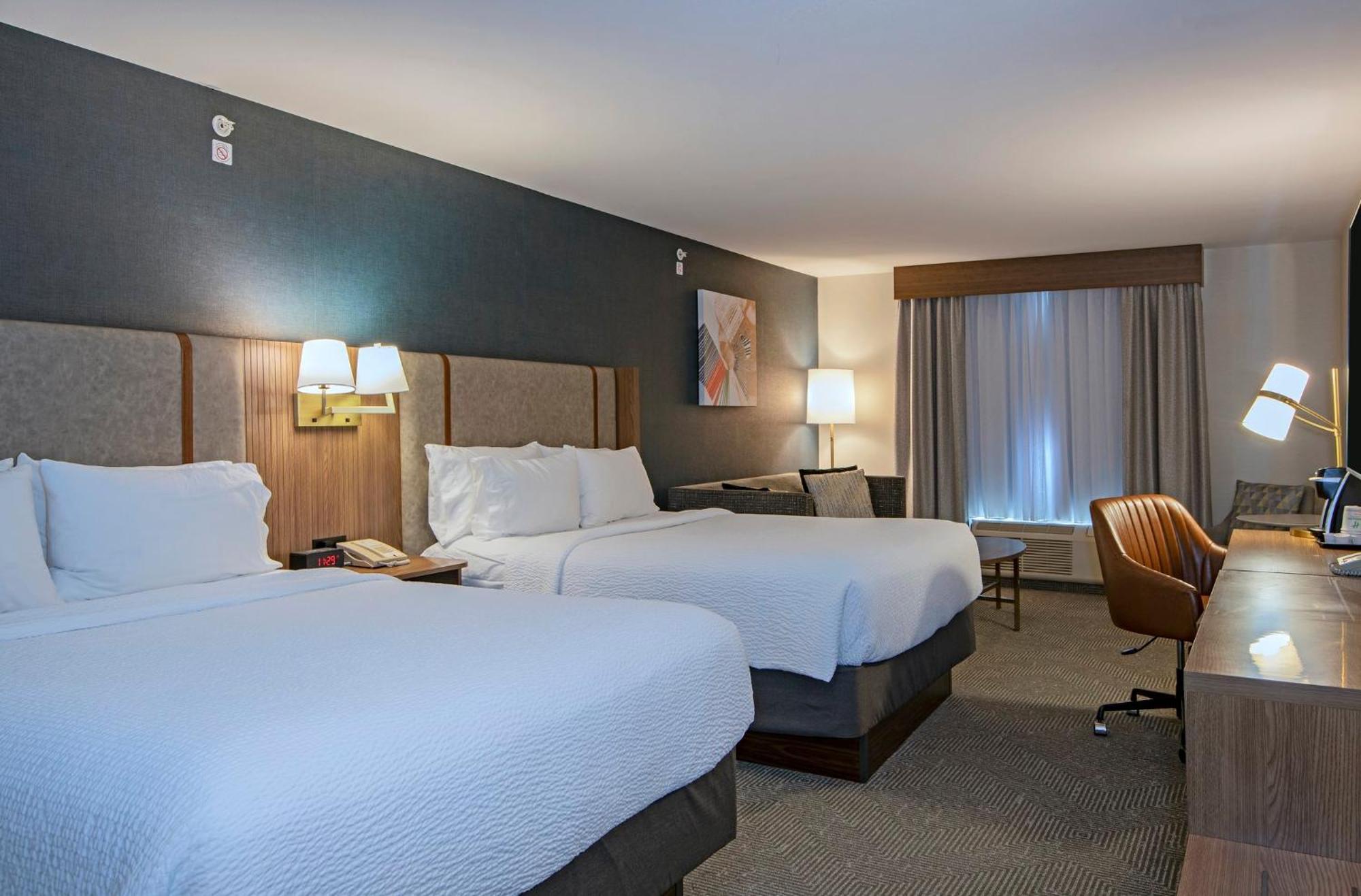 Holiday Inn Hotel And Suites-Kamloops By Ihg Exteriör bild