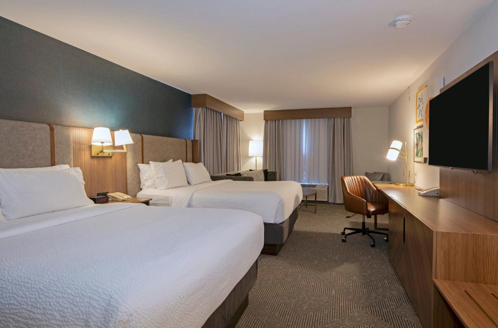 Holiday Inn Hotel And Suites-Kamloops By Ihg Exteriör bild