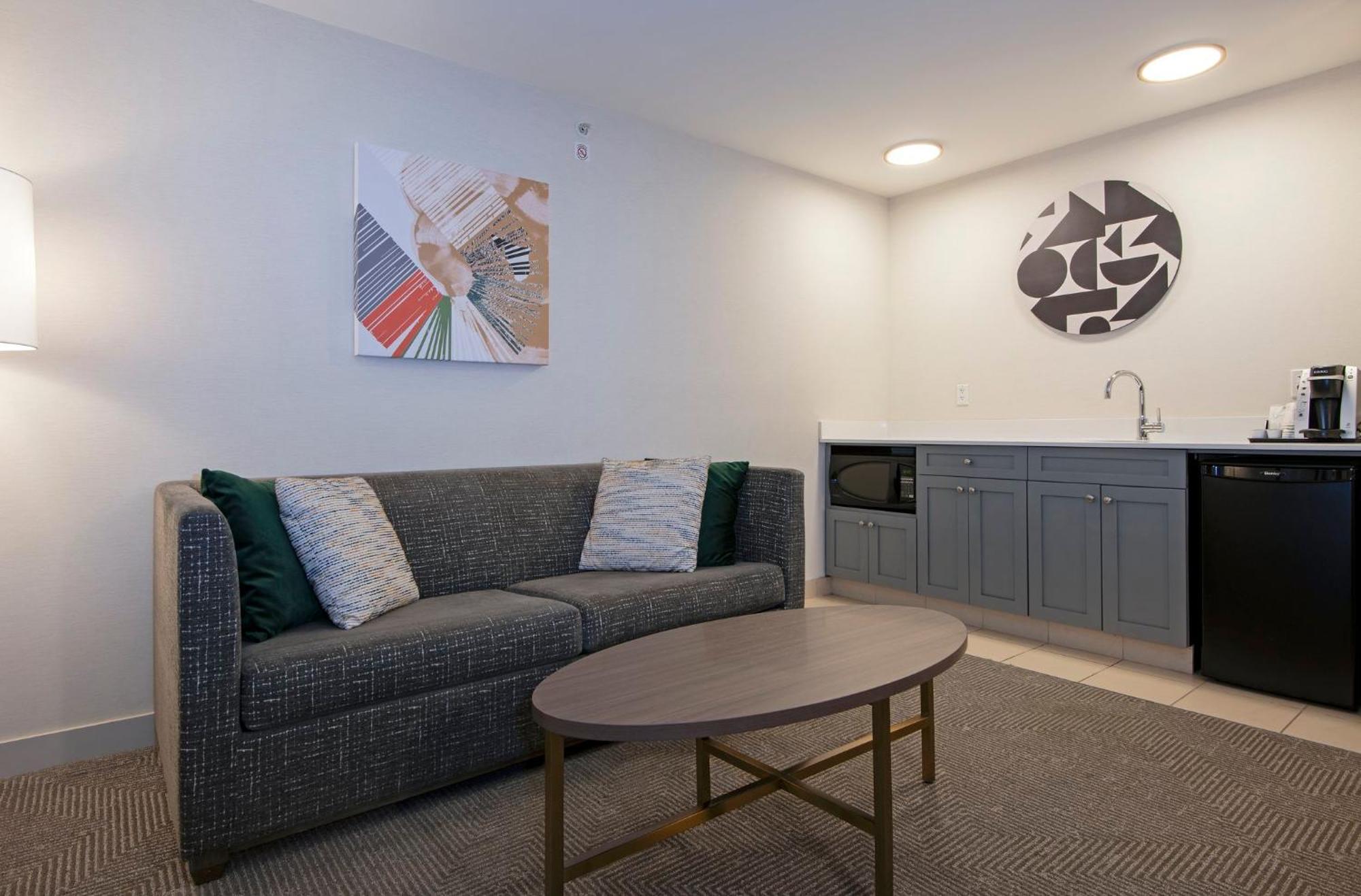 Holiday Inn Hotel And Suites-Kamloops By Ihg Exteriör bild