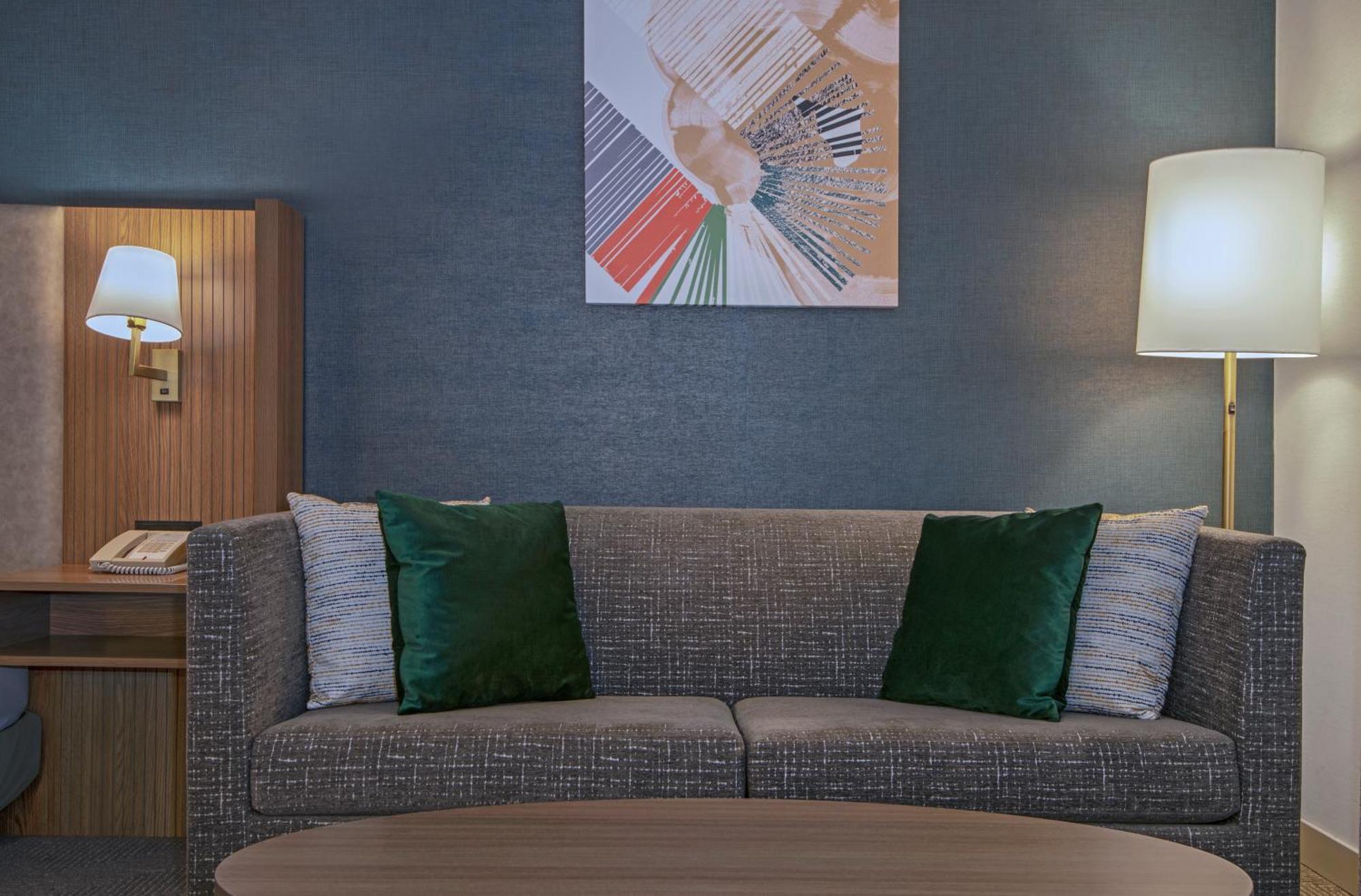 Holiday Inn Hotel And Suites-Kamloops By Ihg Exteriör bild