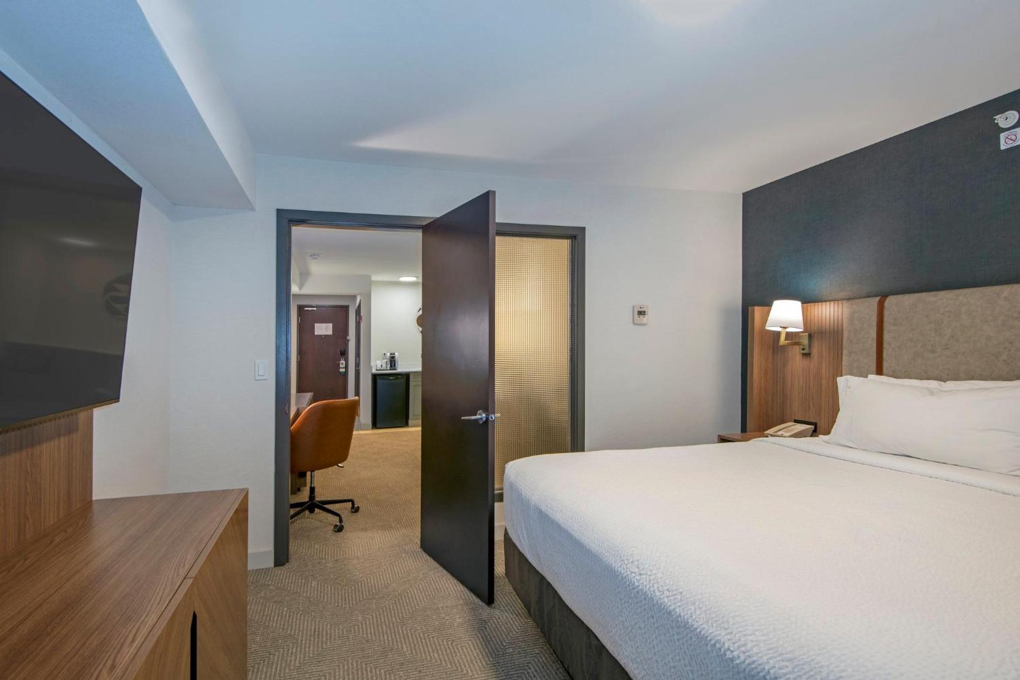 Holiday Inn Hotel And Suites-Kamloops By Ihg Exteriör bild