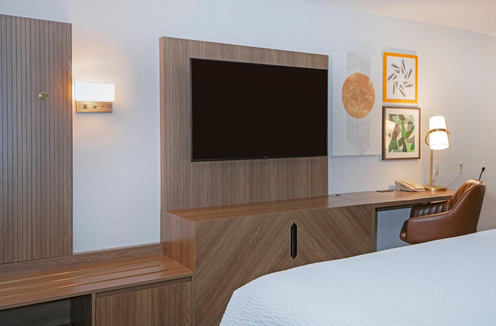 Holiday Inn Hotel And Suites-Kamloops By Ihg Exteriör bild