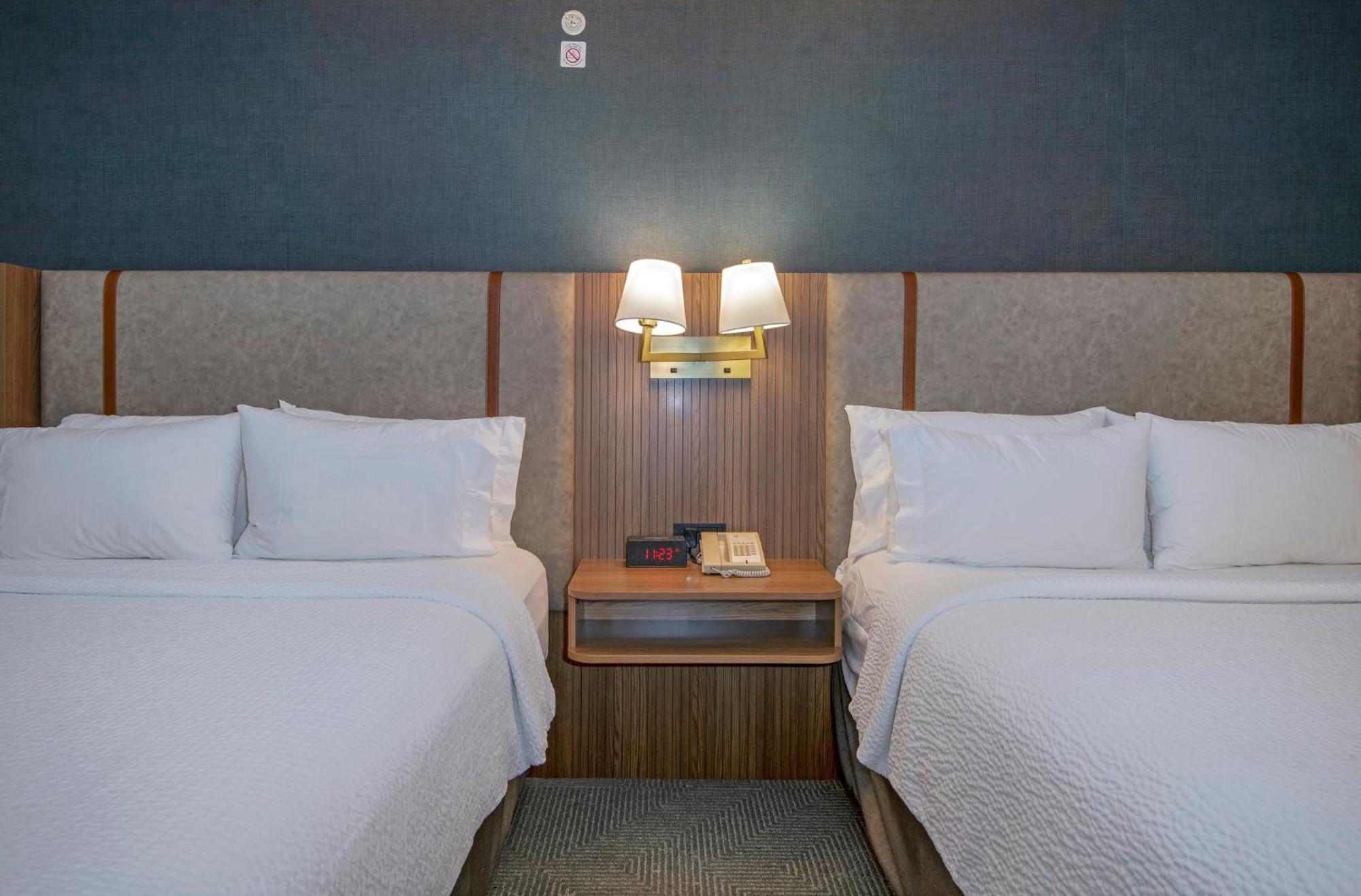 Holiday Inn Hotel And Suites-Kamloops By Ihg Exteriör bild