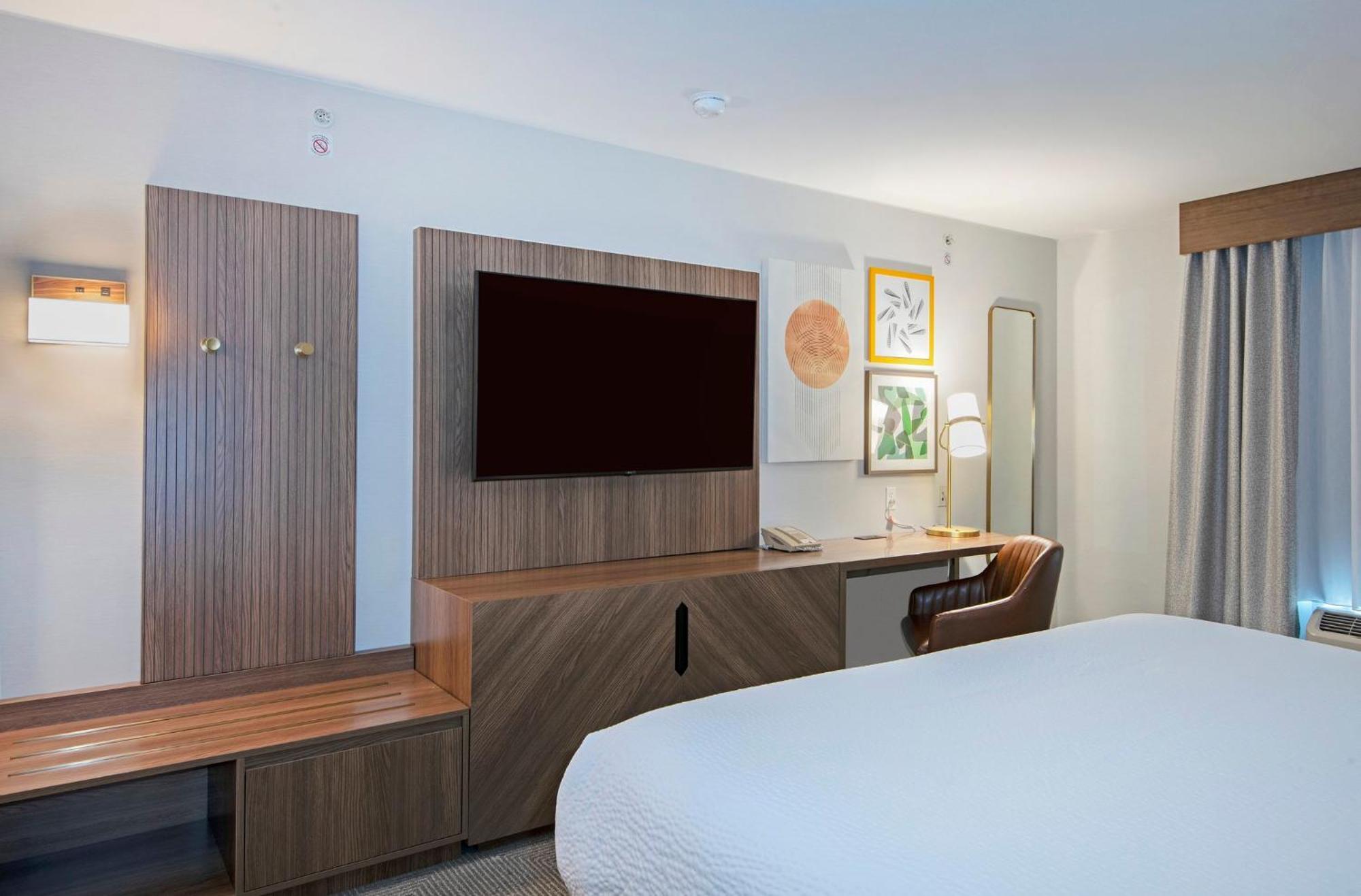 Holiday Inn Hotel And Suites-Kamloops By Ihg Exteriör bild